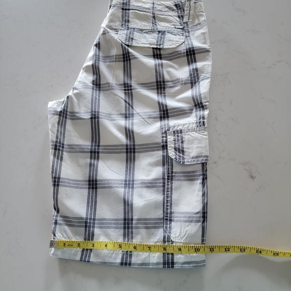 Shorts - Picture 5 of 8